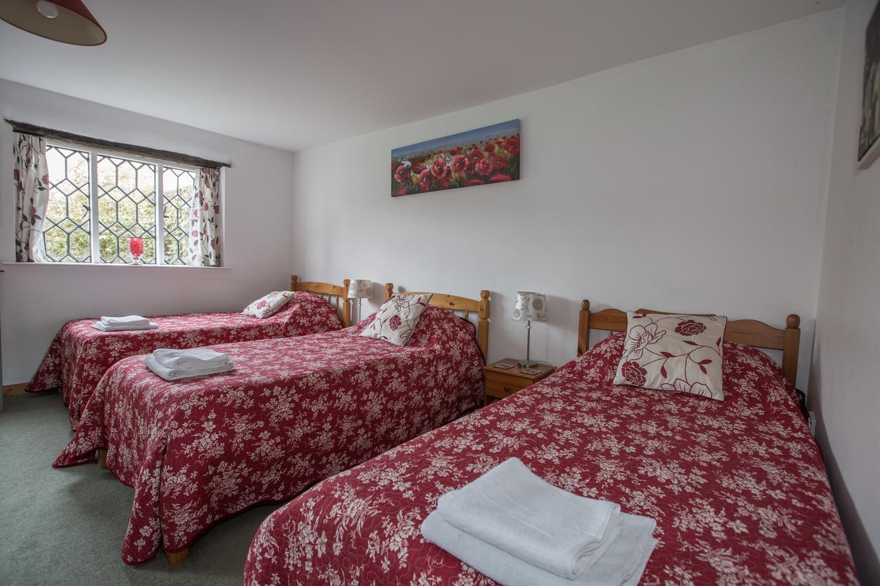 Strawberry Cottage B&B Hedge End Ngoại thất bức ảnh